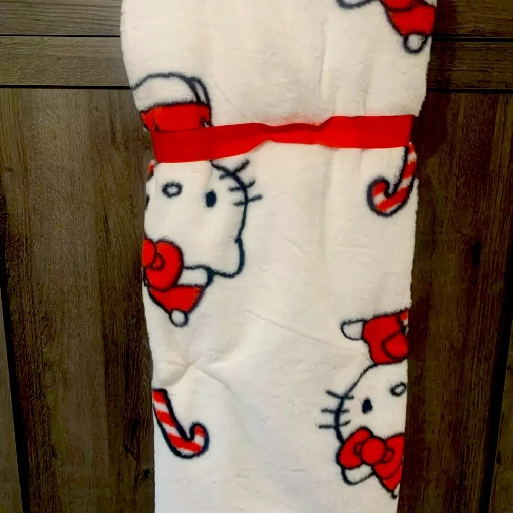 NEW Hello Kitty Christmas Santa Hat Candy Cane Faux Rabbit Fur Throw Blanket Red